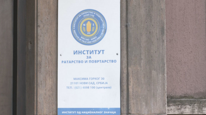 Deo zaposlenih u Institutu za ratarstvo i povrtarstvo stupa u štrajk: Problemi plate i prava, ali i budućnost te kuće