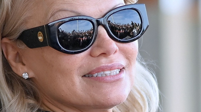 Pamela Anderson izgleda neprepoznatljivo: Glumica koja je sinonim za plavuše, ima novu boju kose (FOTO)