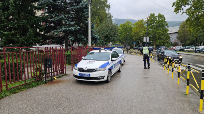 Dojave o bombama u školama širom Srbije, đaci evakuisani