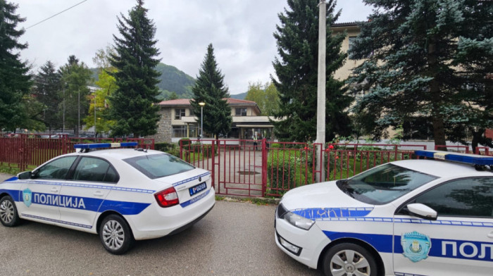 Oglasio se MUP: Prijavljeno da su postavljene bombe u ukupno 807 osnovnih i srednjih škola