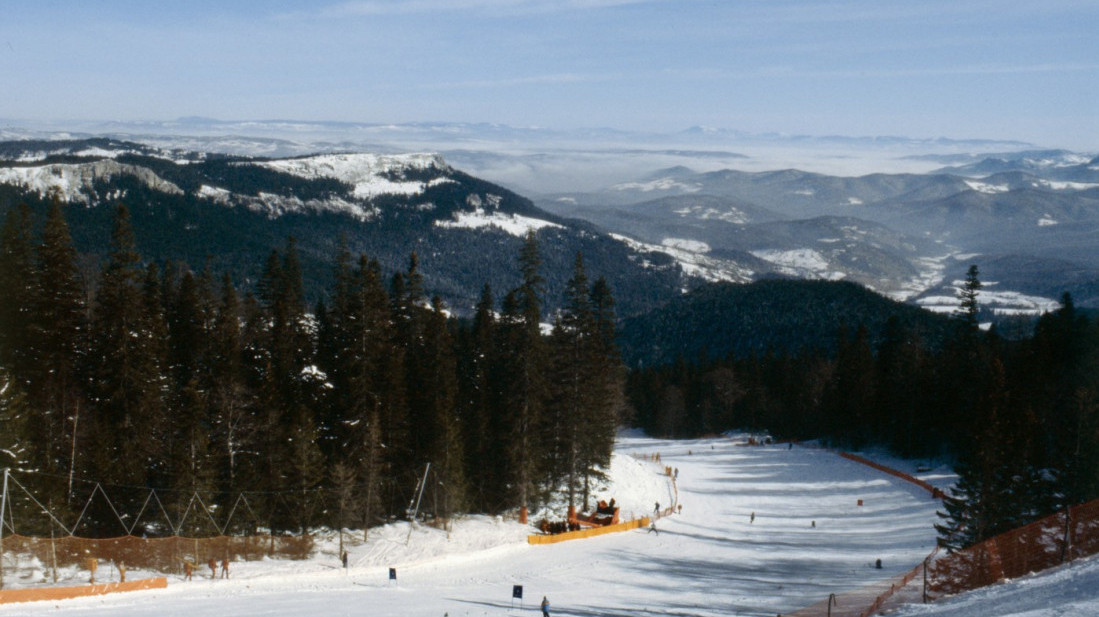 Počela nova ski sezona: Kakvi su uslovi na stazama, šta je novo i kako se brine o bezbednosti?