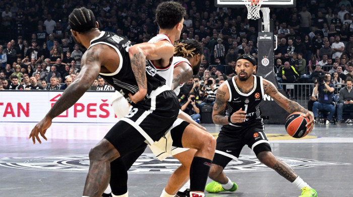 KK Partizan: Pokušaji zloupotreba ulaznica izazvali gužve na ulazima u Arenu, ispred hale ostalo 2.000 ljudi