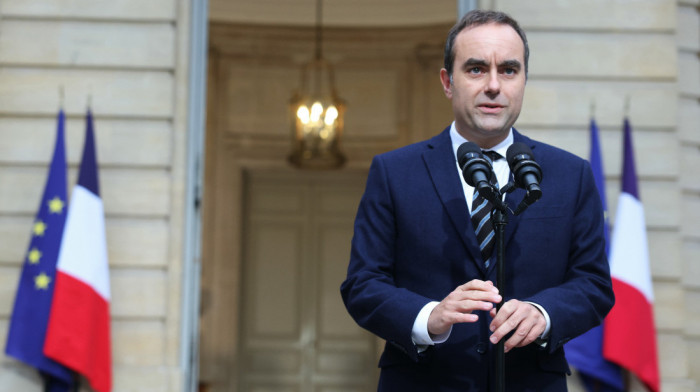 Lider Nepokorene Francuske pozvao da se hitno razmotri opoziv Makrona