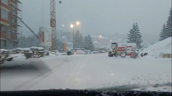 Problemi sa snegom i kišom širom Srbije - bez struje Prijepolje, Brus, Medveđa, Crna Trava