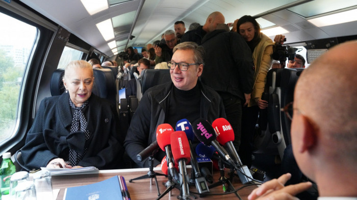 Krenuo voz brzom prugom do Subotice, među putnicima i predsednik Srbije (FOTO)
