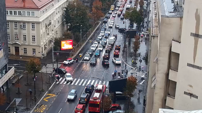 Vozačima se zbog mokrih kolovoza savetuje oprezna vožnja