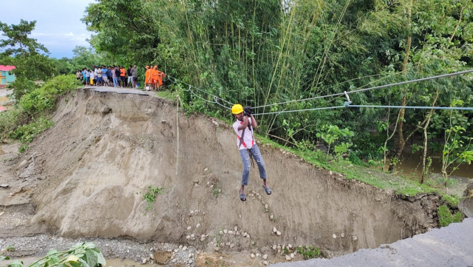 Obilne kiše izazvale poplave i klizišta, najmanje 18 mrtvih u Indiji, 47 u Nepalu