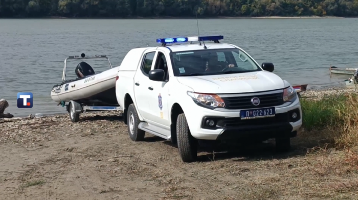 Prevrnuo se čamac sa 11 osoba na Dunavu kod Bačke Palanke, strahuje se da ima stradalih