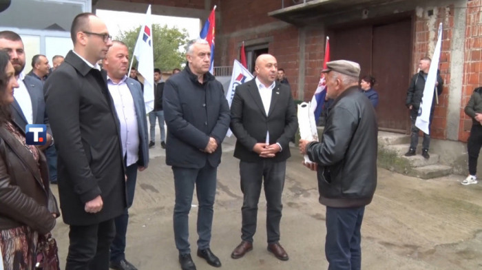 Predstavnici Srpske liste obišli višečlane porodice u Klokotu