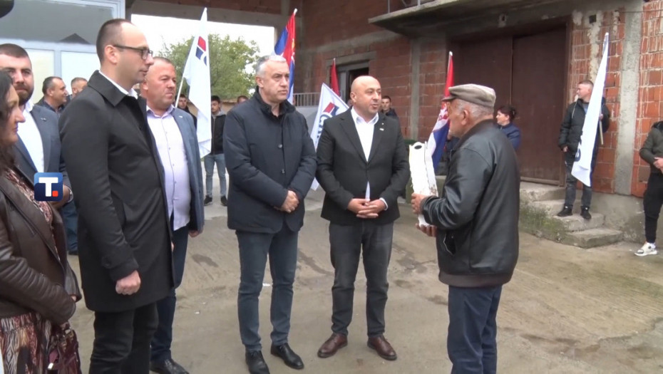 Predstavnici Srpske liste obišli višečlane porodice u Klokotu