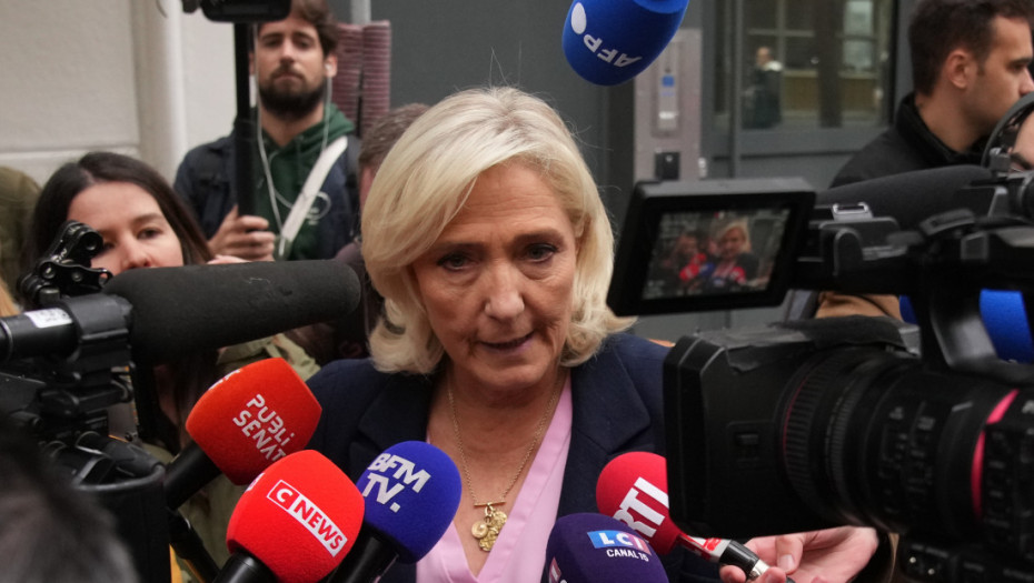 Politiko: Le Pen se neće kandidovati za predsednicu ako sud potvrdi zabranu izbora