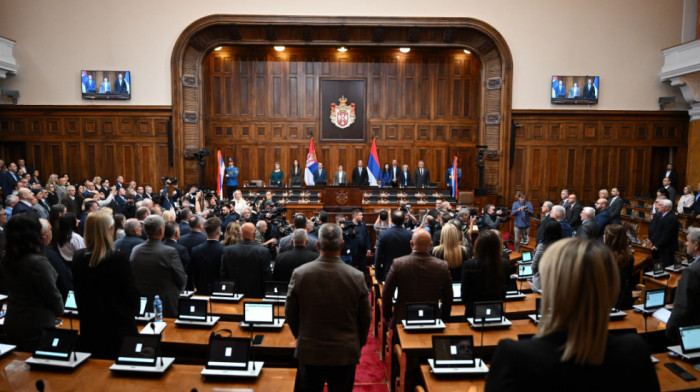 Na početku sednice Skupštine Srbije poslanička pitanja