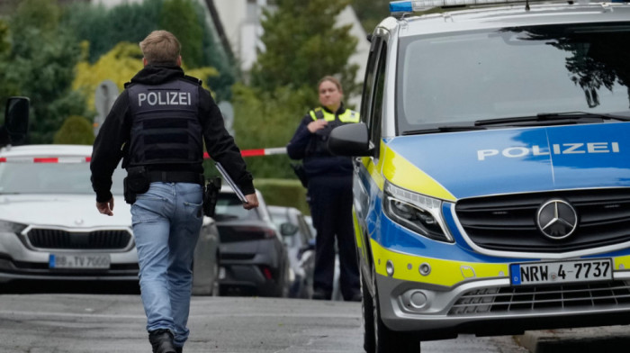 Ubistvo u banci u nemačkom Regensburgu, napadač i dalje u zgradi
