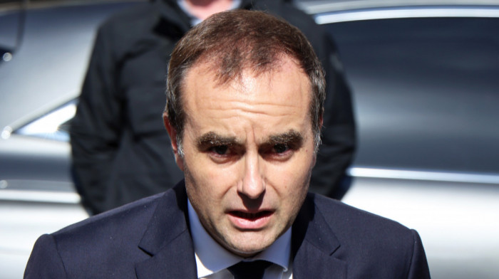 Francuska skupština odbacila predloge za izglasavanje nepoverenja Lekorniju