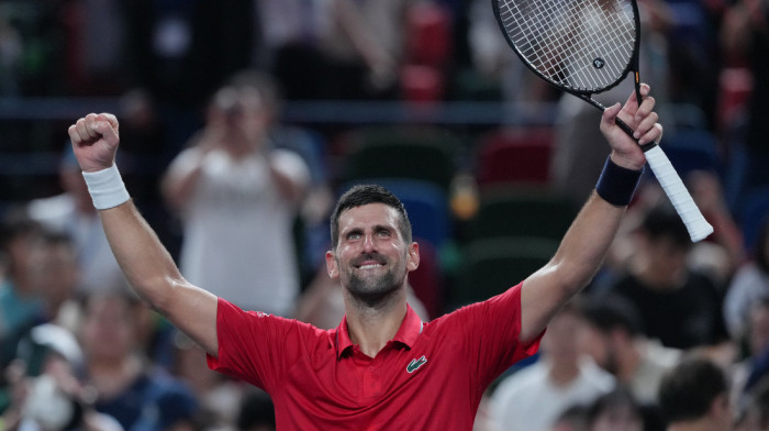 Novak Đoković slavio u Šangaju protiv Španca Munara