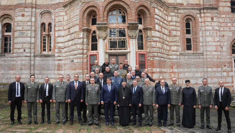 Ministar Gašić sa saradnicima u dvodnevnoj poseti manastiru Hilandar