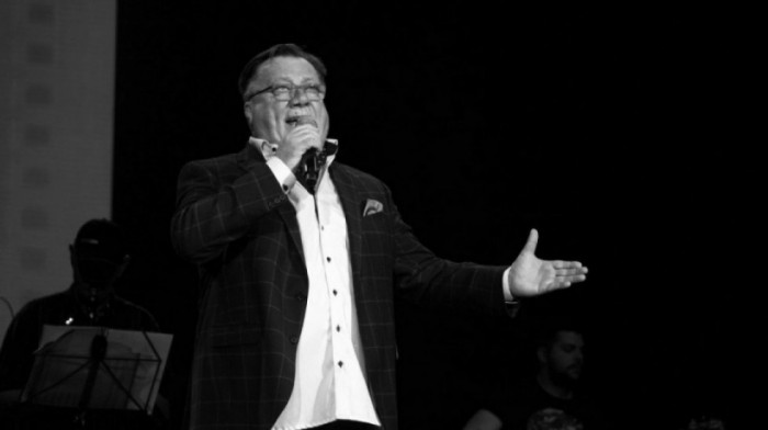 Prijatelji i kolege se opraštaju od Halida Bešlića: "Bio je isti i sa carom i sa prosjakom"