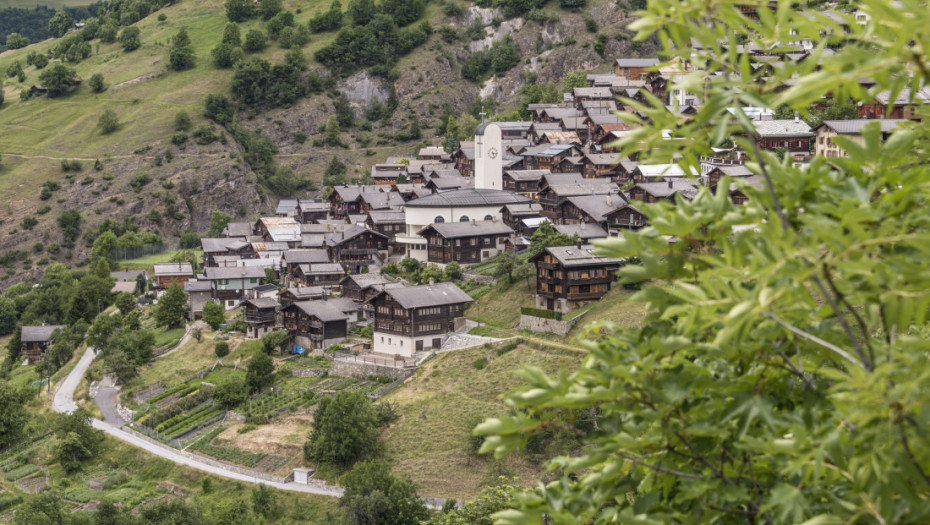 Idilično selo u Švajcarskoj nudi 70.000 evra svakome ko se preseli - u čemu je caka?
