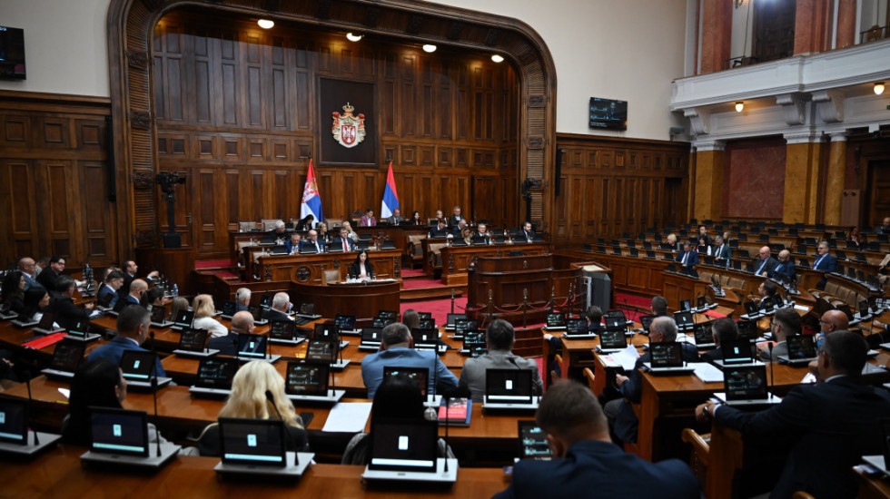 Šta poslanici zaista smeju? Advokat objašnjava u kojim slučajevima imunitet štiti parlamentarca, a kada ne važi