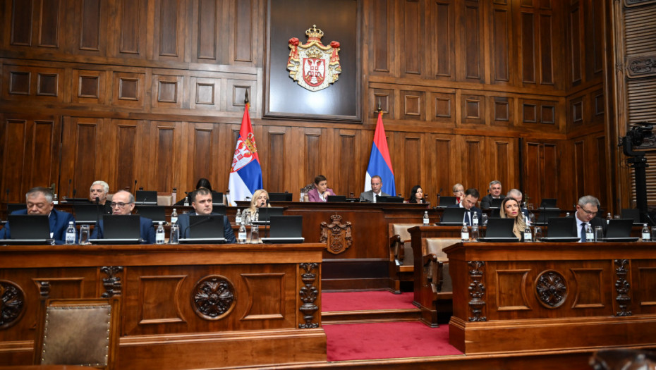 Nastavljena sednica Skupštine Srbije, poslanici postavljaju pitanja izvršnoj vlasti