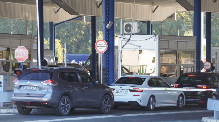 AMSS: Zadržavanja na granici samo za teretnjake na Batrovcima i Šidu, putnička vozila prolaze