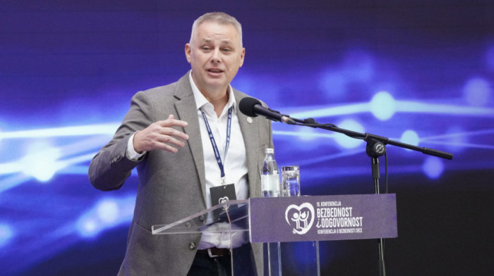 Jurić: Čak 27,5 odsto dece dobilo poruku seksualne sadržine preko interneta