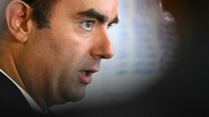 Makron: Lekorni će se sutra sastati sa predstavnicima srednjoškolaca