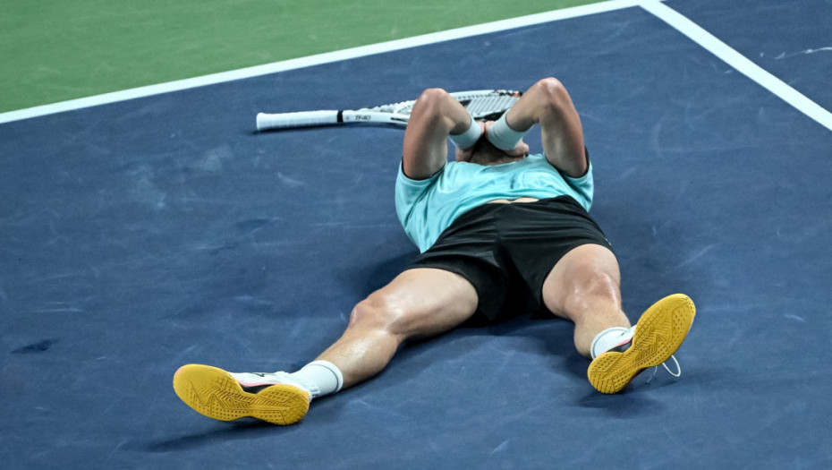 Rinderkneš savladao Medvedeva za finale Šangaja: Rođaci jedan na drugog u borbi za titulu
