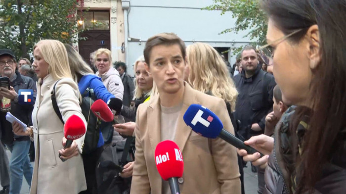 Brnabić: Pozivam Srbe na KiM da hrabro i u što većem broju izađu na lokalne izbore i daju podršku Srpskoj listi