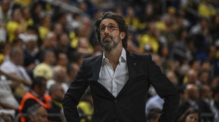 Tomislav Tomović ostaje u stručnom štabu Crvene zvezde i nakon dolaska Saše Obradovića