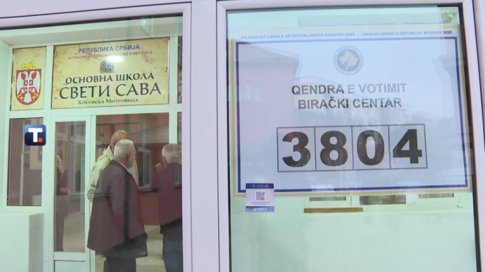 Raseljeni Srbi krenuli automobilima iz Kraljeva ka biralištima na Kosovu i Metohiji