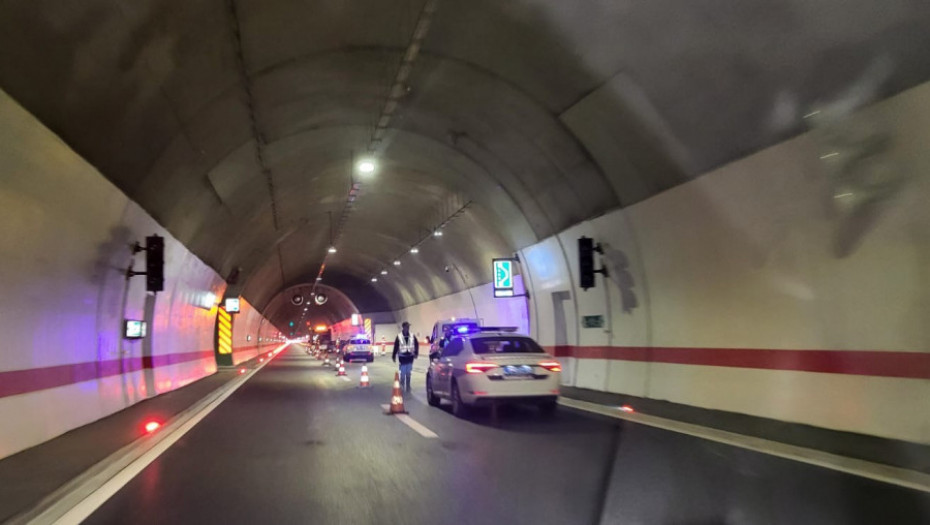 Udes na autoputu Miloš Veliki: Četiri osobe povređene u tunelu Munjino brdo
