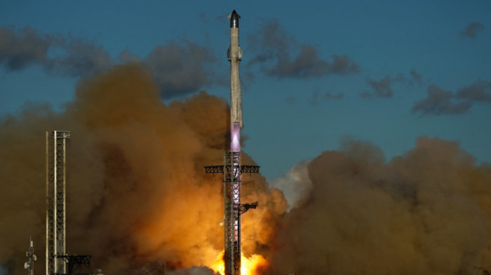"SpaceX" uspešno lansirao 11. probni let rakete "Super Heavy-Starship"