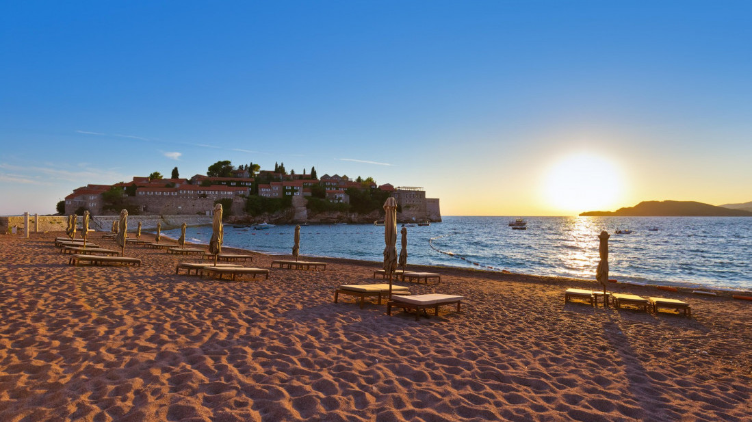 Sveti Stefan ponovo otvoren za posetioce: Organizovane posete dva puta nedeljno, cena 25 evra
