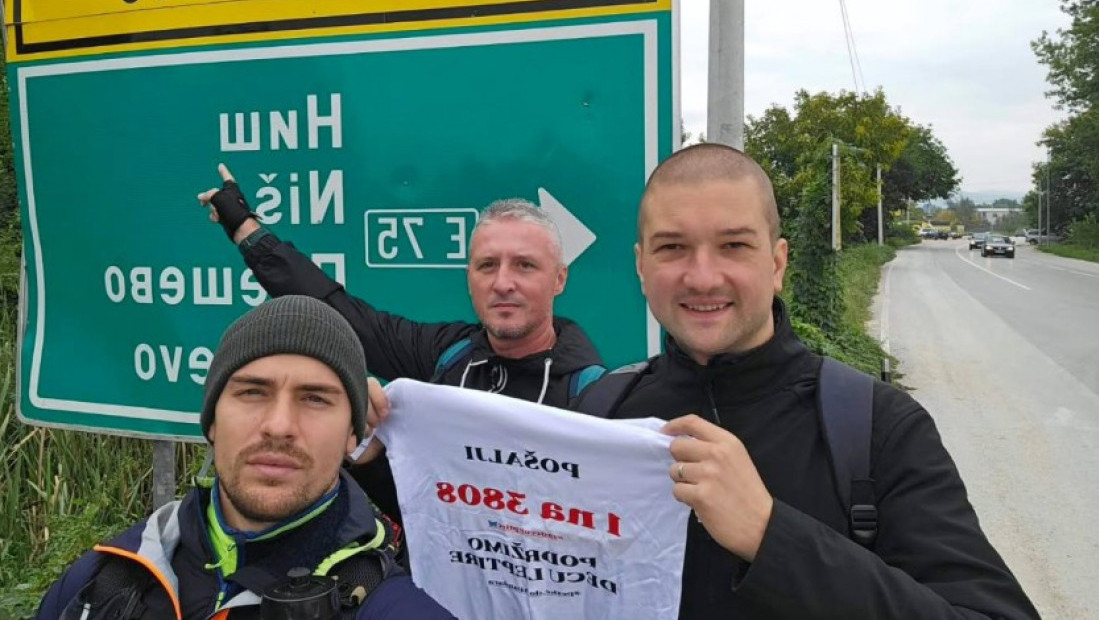 Trojica policajaca pešače do Hilandara za decu leptire: Podrži njihov hod uplatom na žiro račun ili slanjem SMS poruke