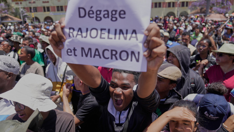 Poslanici na Madagaskaru pokrenuli opoziv predsednika Radžoeline, on odbio da podnese ostavku