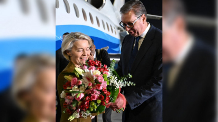 Vučić dočekao na aerodromu predsednicu Evropske komisije: "Dobro došli u Srbiju, draga Ursula"