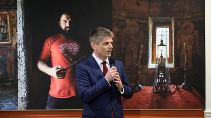 Gujon u Parizu otvorio izložbu Katrin Kuper "Susreti sa poslednjim Srbima na Kosovu" – fotografije života u enklavama