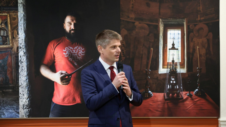 Gujon u Parizu otvorio izložbu Katrin Kuper "Susreti sa poslednjim Srbima na Kosovu" – fotografije života u enklavama