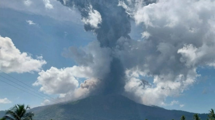 Eruptirao vulkan Levotobi Laki-laki u Indoneziji, izbacio pepeo od 10 kilometara