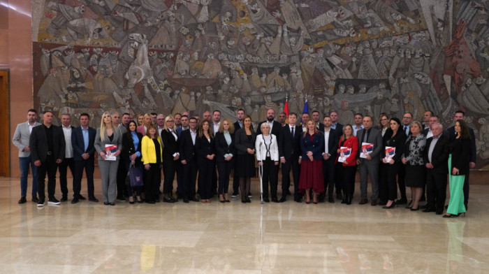 Uručen 171 ugovor za stambeno zbrinjavanje 328 porodica izbeglih, raseljenih i povratnika