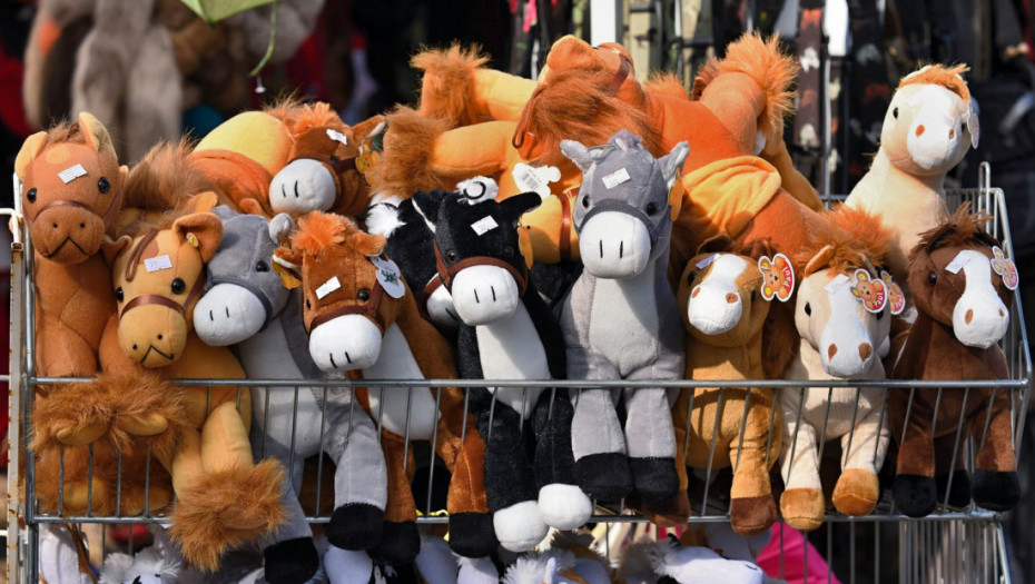 AI igračke za decu razbesnele Amerikance: Pričaju o politici, seksu, oštrenju noževa i hvale kineski komunizam