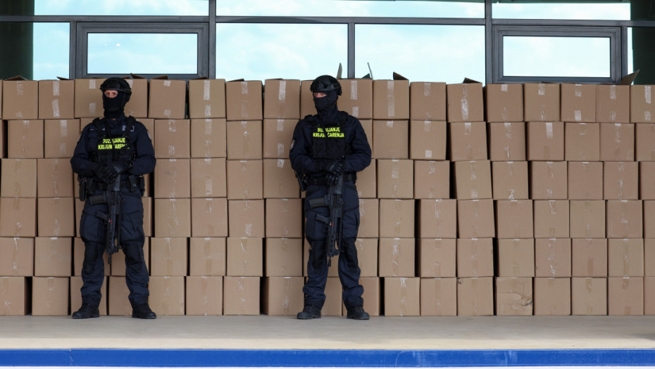 Tržišna vrednost zaplenjenih cigareta na graničnom prelazu Slovenije i Hrvatske u vrednosti od 4,2 miliona evra