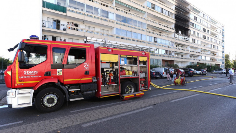 Požar u desetospratnici u Lionu: Četvoro poginulih, 10 povređenih, evakuisani stanari