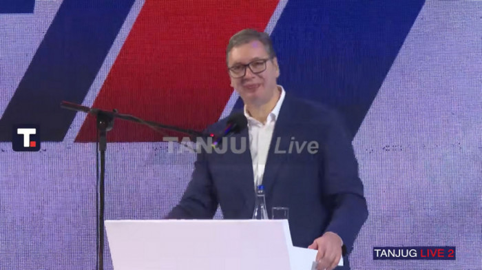 Vučić na proslavi 17 godina SNS u Zrenjaninu: "Opstali smo zahvaljujući hrabrosti naprednjaka"