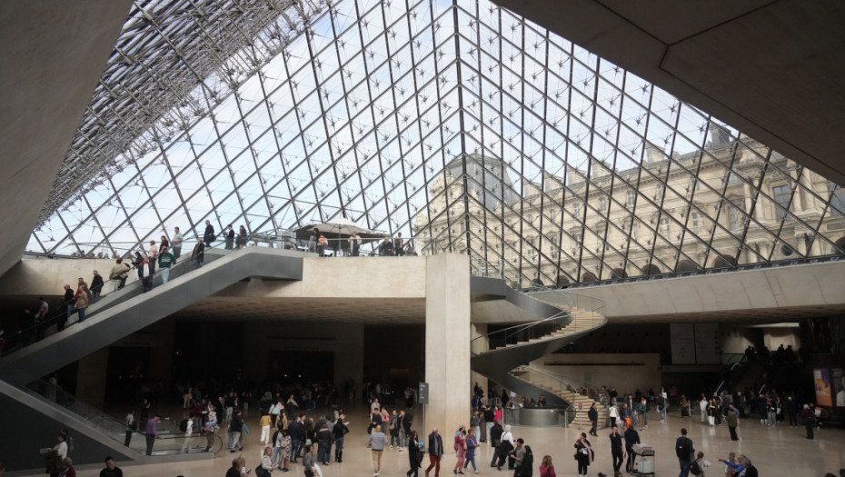 Šta se događa u Luvru: Posle pljačke, u najpoznatijem muzeju na svetu "potop", radnici najavili štrajk