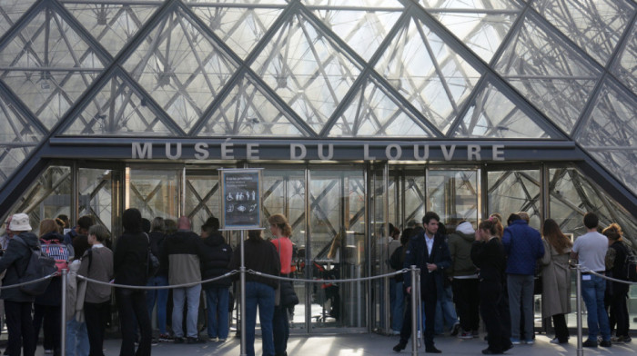 Tajms: Jedan od pljačkaša Luvra je Abdula, "legendarni bajker iz kraja"