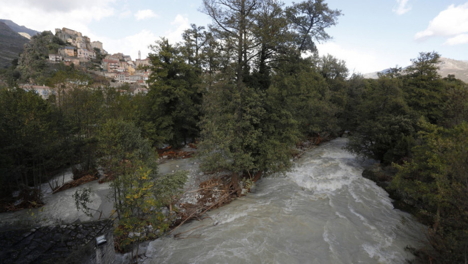 Tragično kupanje na Korzici: Nemca odnela brzo narastajuća voda u oluji, supruga i deca spaseni