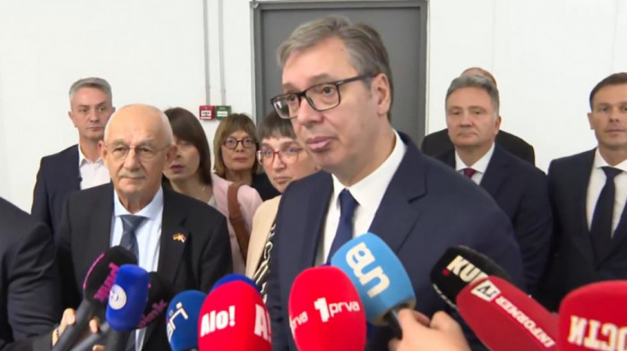 Predsednik Vučić na otvaranju fabrike "Muehlbauer": Imaćemo najmodernije pasoše, mnogo ćemo olakšati građanima Srbije