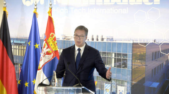 Predsednik Vučić otvorio fabriku "Muehlbauer": Ovo je jedan od kamena temeljaca moderne Srbije (FOTO/VIDEO)